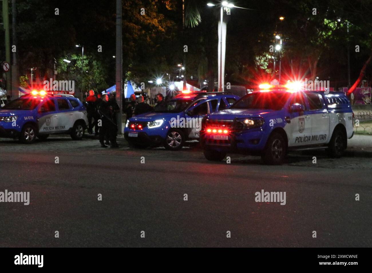 19 agosto 2024, Rio De Janeiro, Rio De Janeiro, Brasile: Rio de Janeiro (RJ), 08/19/2024 - VIOLENZA/MORTE/RJ - Un attentato a Vila Isabel, nella zona nord di Rio, ha causato almeno cinque morti e altri due feriti, domenica sera tardi (18). L'incidente ebbe luogo a Praca Barao de Drumond, nota come Praca Sete, vicino a Morro dos Macacos Ã¢â‚¬'', controllata da Terceiro comando puro (TCP), questo lunedì, 19 agosto 2024. (Foto: JosÃƒ © Lucena/Thenews2/Zumapress) (immagine di credito: © Jose Lucena/TheNEWS2 via ZUMA Press Wire) SOLO PER USO EDITORIALE! Non per USO commerciale! Foto Stock