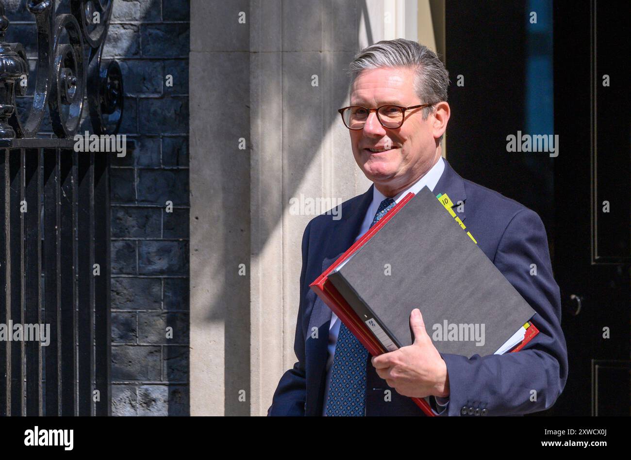 Sir Keir Starmer MP (laboratorio: Holborn e St Pancras) primo ministro britannico - lasciare 10 Downing Street per le domande del primo ministro 24 luglio 2024 Foto Stock