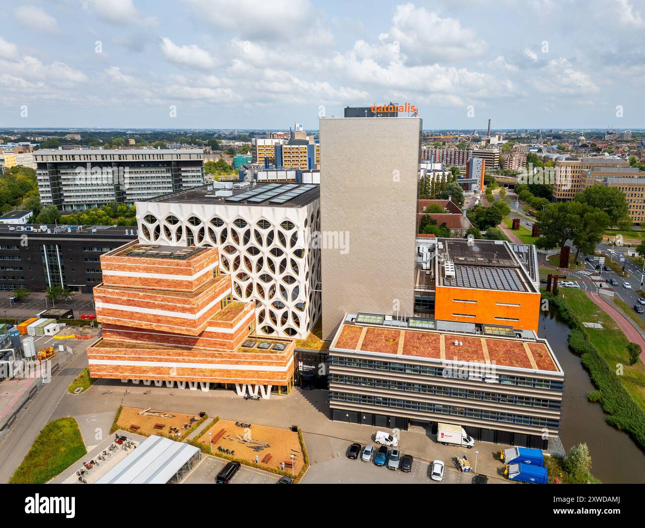 Veduta aerea del Naturalis Biodiversity Center di Leiden Paesi Bassi, un museo nazionale di storia naturale e un centro di ricerca sulla biodiversità Foto Stock