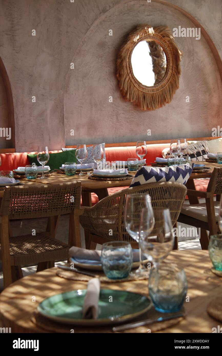 Ristorante boho chic sulla Costa del Sol, Spagna Foto Stock