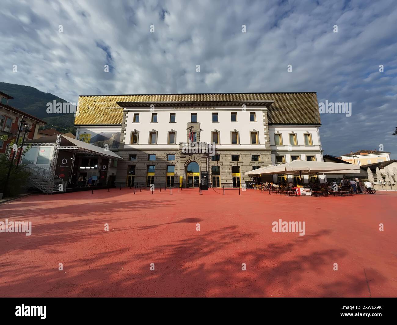 LOCARNO, SVIZZERA - 15 AGOSTO 2024: 77a edizione del festival internazionale del cinema di Locarno, l'edificio PalaCinema Foto Stock