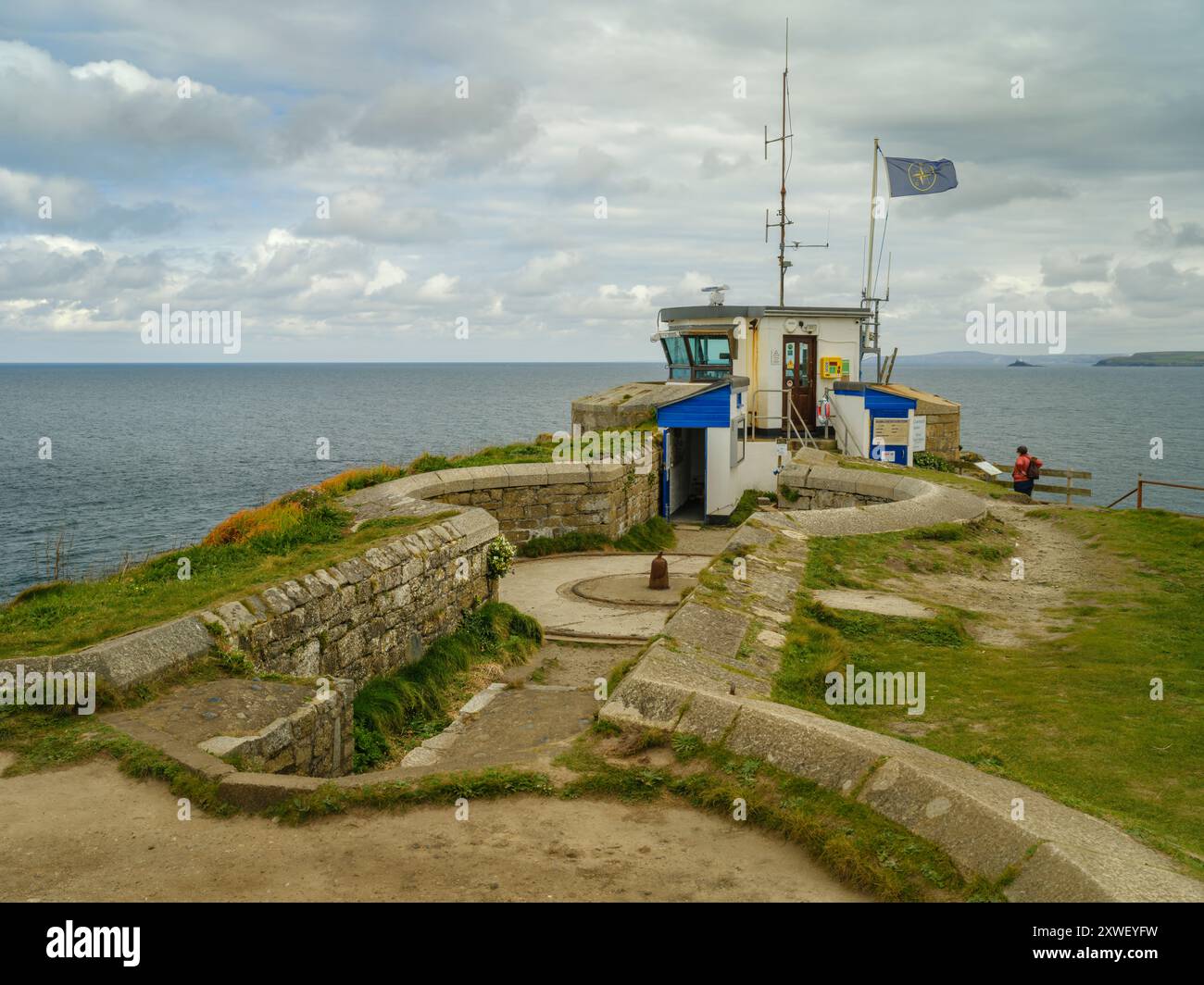 Golva Borthia, stazione di St Ives. Il posto di osservazione per la St Ives National Coastwatch Institution è stato aperto nel 1999 ed è uno dei cinquanta che sono locati Foto Stock