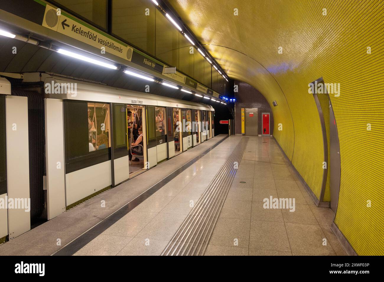 Stazione della metropolitana di Budapest Foto Stock