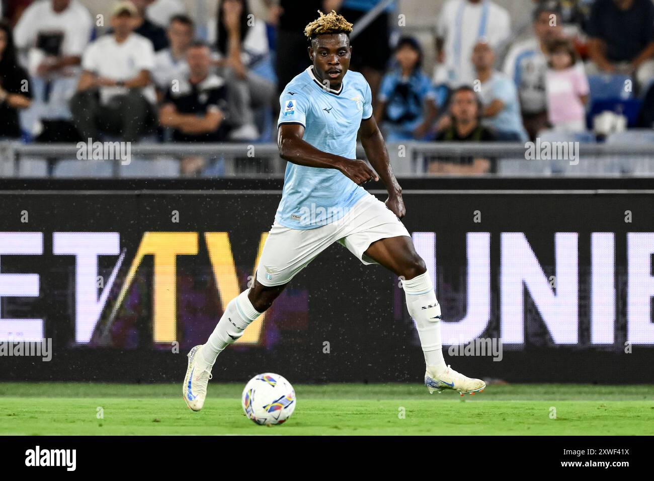 Fisayo Dele-Bashiru del SS Lazio in azione durante la partita di calcio di serie A tra SS Lazio e Venezia FC allo stadio Olimpico di Roma (Italia), 18 agosto 2024. Foto Stock