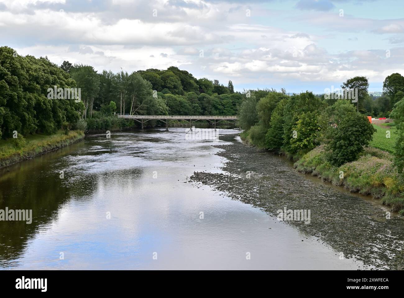 Intorno al Regno Unito - una delle ultime immagini del "vecchio ponte della funivia" che attraversa il fiume Ribble, prima della demolizione Foto Stock