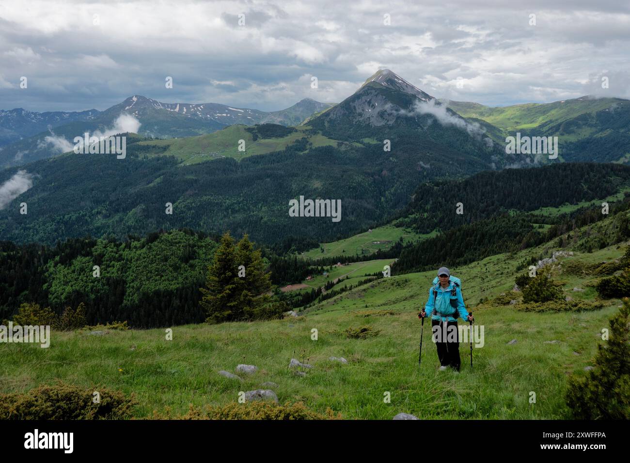 Veduta di Gjeravica, la vetta più alta del Kosovo, le vette del sentiero dei Balcani, Milishevc, Kosovo Foto Stock