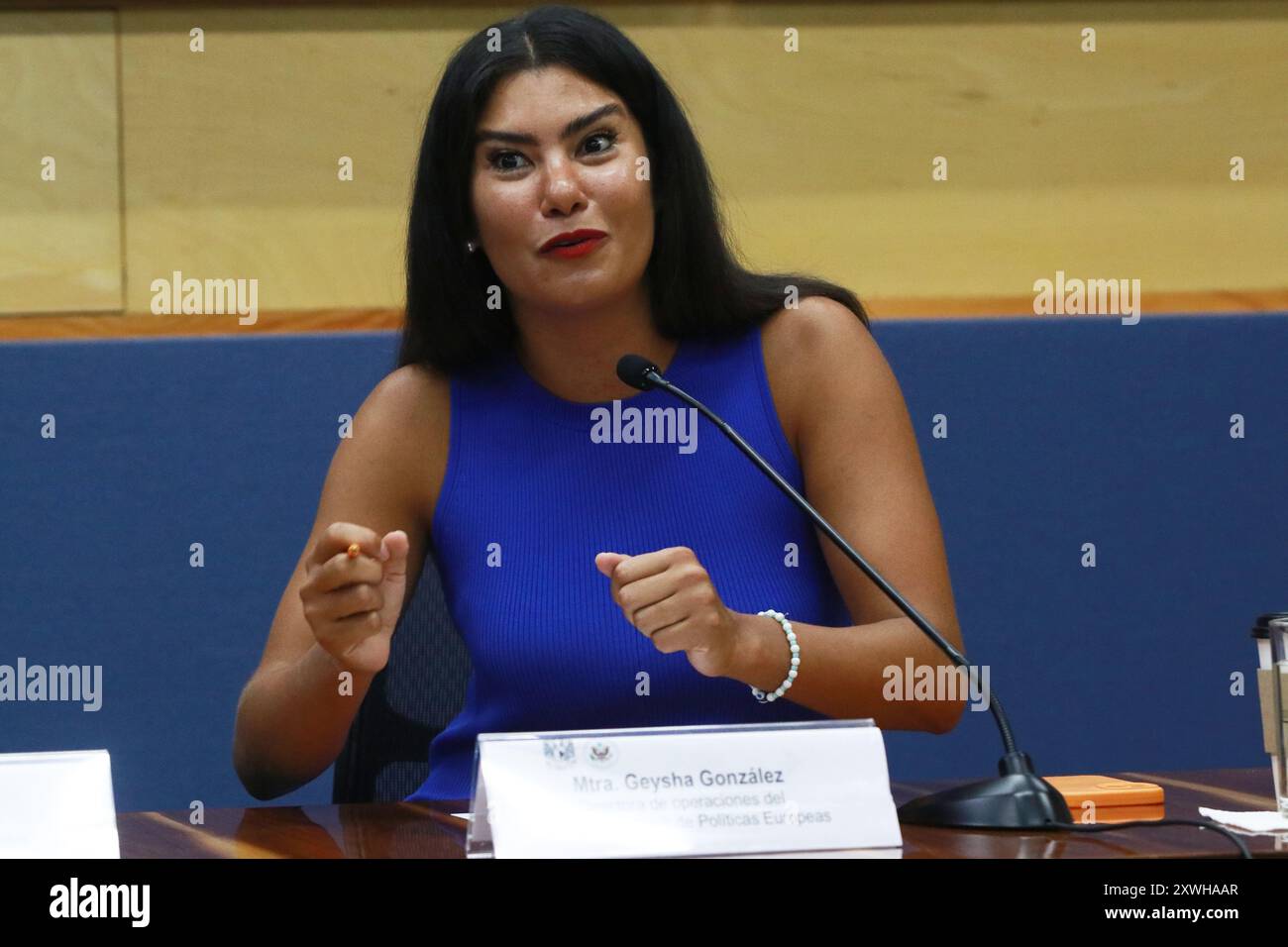 Geysha GonzÃ¡lez, direttrice delle operazioni del Centro per l'analisi delle politiche europee (CEPA), interviene durante la conferenza la disinformazione richiede l'alfabetizzazione mediatica? Presso l'ufficio del rettore dell'Universidad Nacional Autonoma de Mexico (UNAM). Il 19 agosto 2024 a città del Messico, Messico. (Immagine di credito: © Jose Luis Torales/eyepix via ZUMA Press Wire) SOLO PER USO EDITORIALE! Non per USO commerciale! Foto Stock