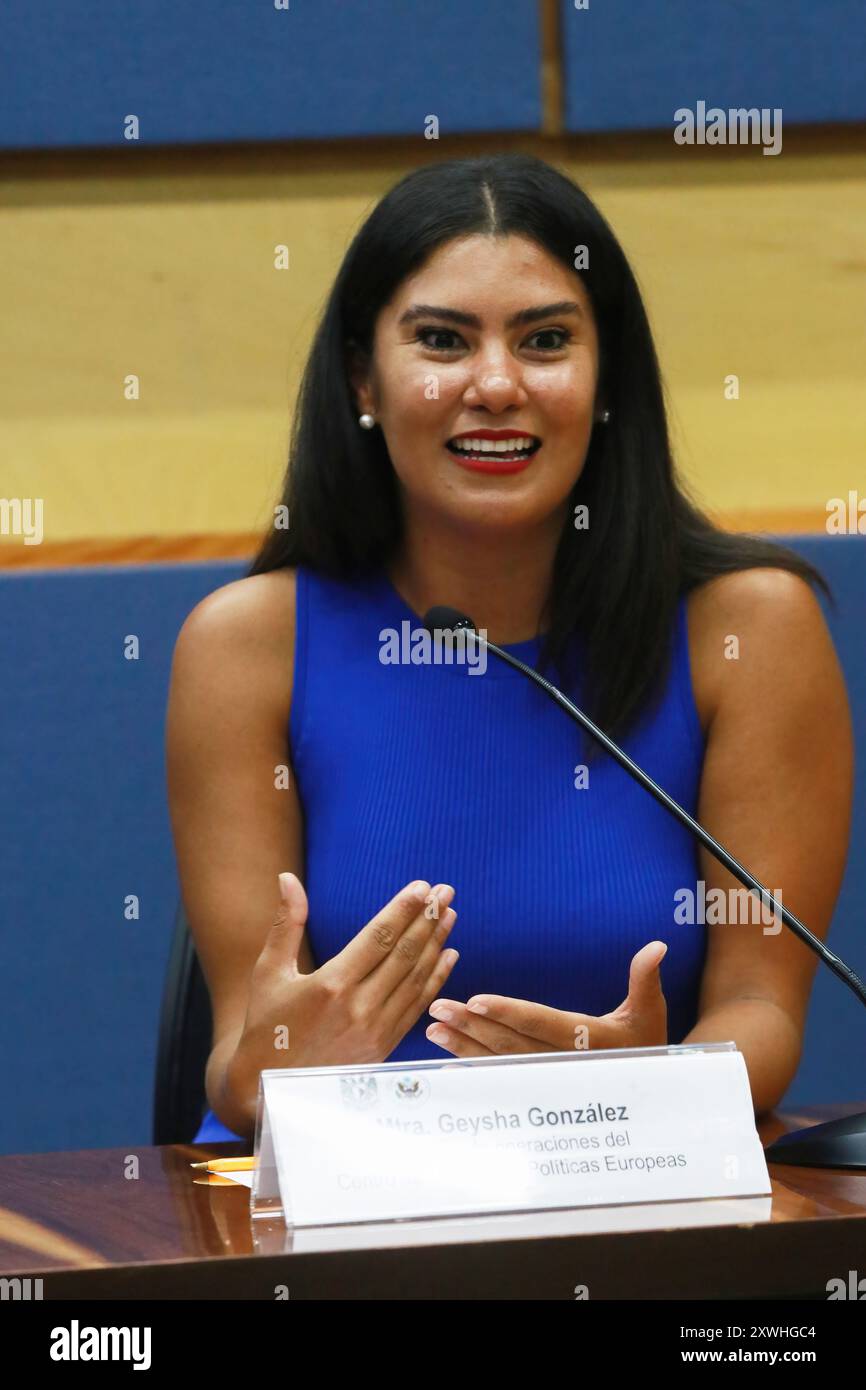 Messico, Messico. 19 agosto 2024. Geysha Gonzalez, direttore operativo del Centro per l'analisi delle politiche europee (CEPA), parla durante una conferenza stampa la disinformazione richiede alfabetizzazione mediatica presso la Torre del Rettore dell'UNAM. (Foto di Luis Tovar/SOPA Images/Sipa USA) credito: SIPA USA/Alamy Live News Foto Stock