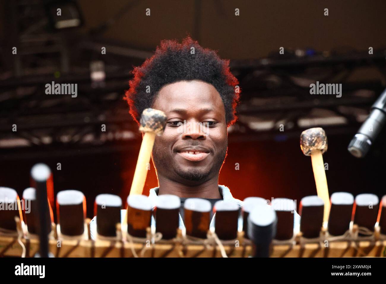 Green Man Festival, Brecon Beacons, Galles, Regno Unito. 17 agosto 2024. N'famady Kouyaté al Green Man Festival. Nella foto: N'famady Kouyaté interpreta il Balafon. Credito: Nidpor/EMPICS/Alamy Live News Foto Stock