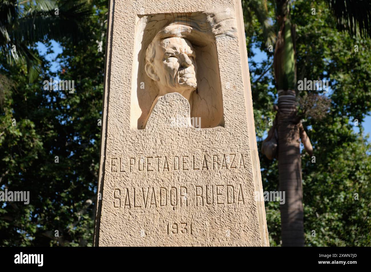 Málaga, Spagna - 5 giugno 2024: Monumento al poeta della razza Salvador Rueda 1931. Foto Stock