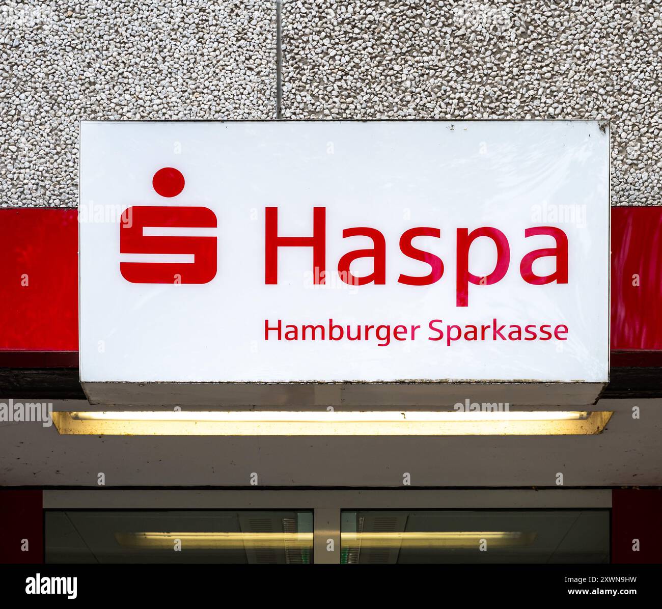 Amburgo, Germania, 18 luglio 2024 - segno della Haspa, Hamburger Sparkasse, un istituto bancario regionale Foto Stock