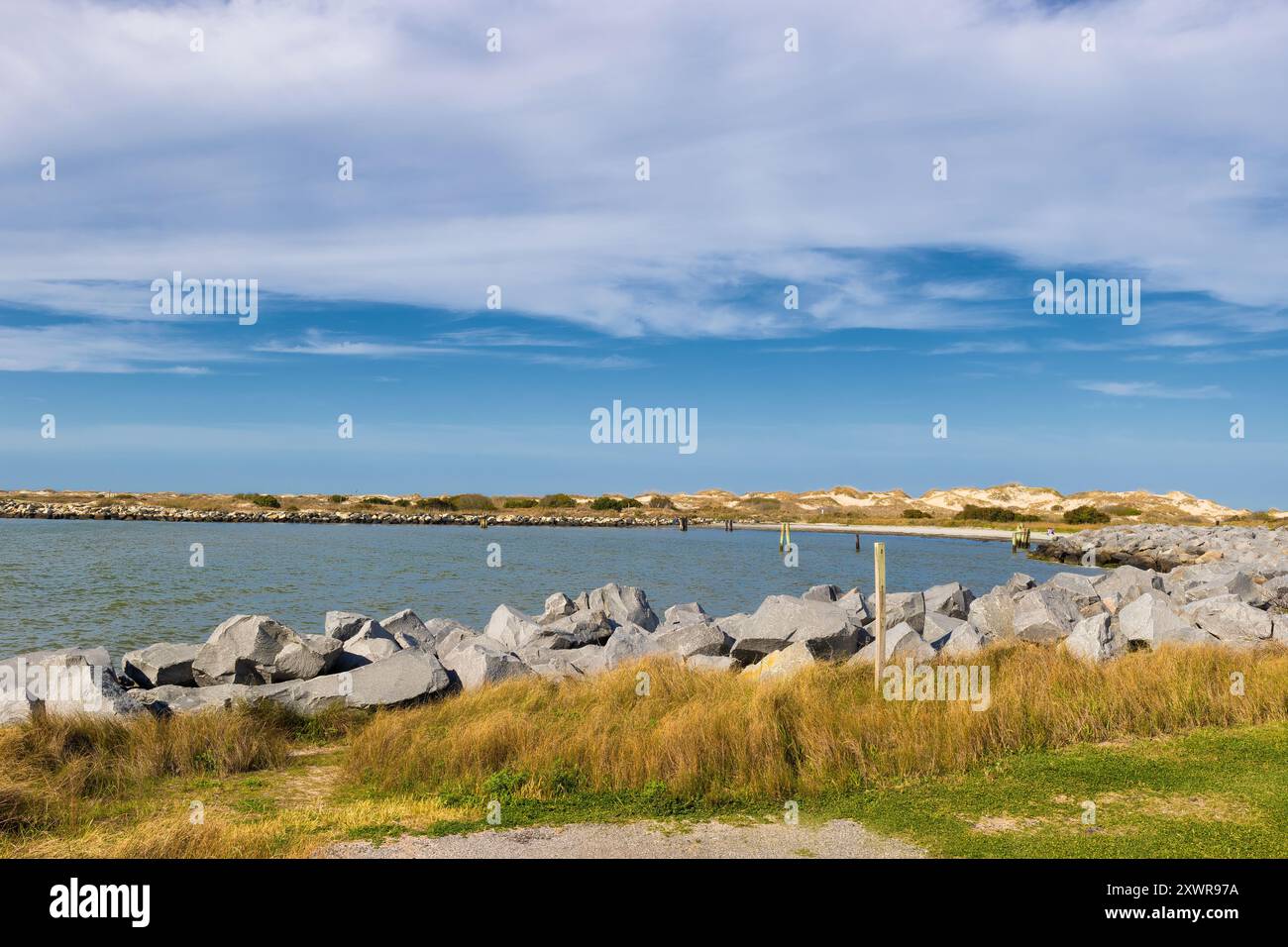 Cape Hatteras National Seashore lungo l'insenatura dell'Oregon a Outer Banks, North Carolina, Stati Uniti Foto Stock