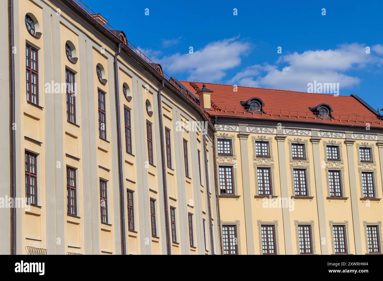 Nesvizh, Bielorussia - 08.08.2024 - colpo del famoso monumento architettonico, il castello di Radzwill. Foto Stock