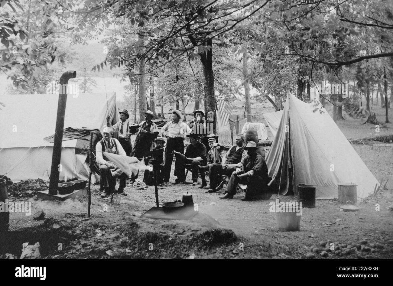 Campeggio di un gruppo maschile, circa 1910 anni Foto Stock