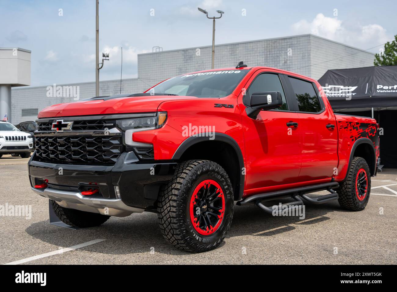 ROYAL OAK, mi/USA - 15 AGOSTO 2024: Un veicolo Chevrolet Silverado 1500 ZR2, alla mostra Chevrolet, sulla rotta Woodward Dream Cruise. Foto Stock