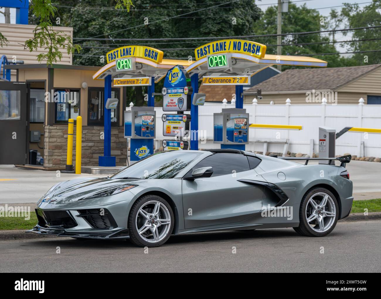 ROYAL OAK, mi/USA - 15 AGOSTO 2024: Una Chevrolet Corvette di ottava generazione alla Woodward Dream Cruise, vicino a Detroit, Michigan. Foto Stock