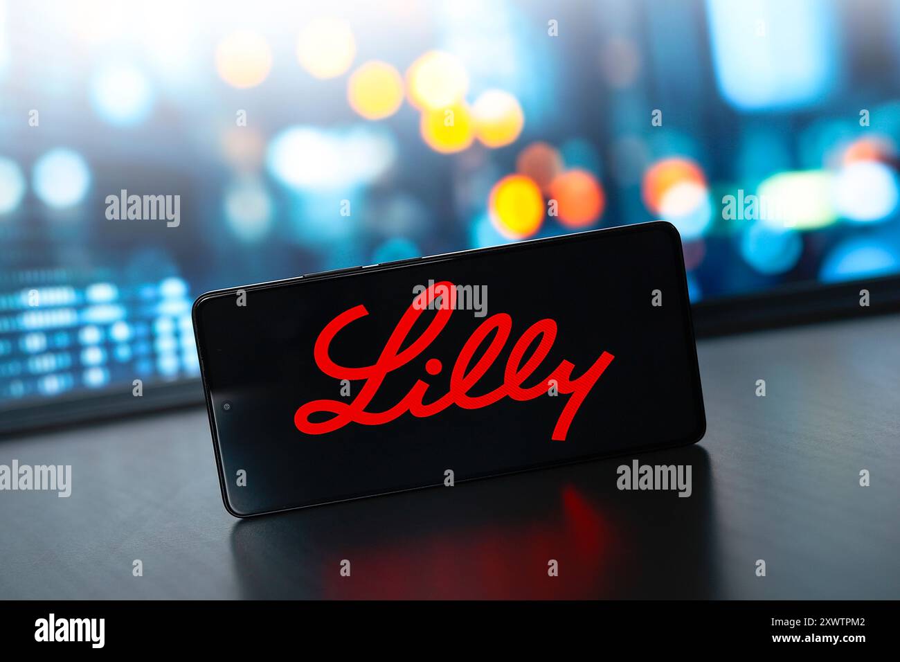 Paraguay. 20 agosto 2024. In questa immagine, il logo Eli Lilly and Company viene visualizzato sullo schermo di uno smartphone. Credito: SOPA Images Limited/Alamy Live News Foto Stock