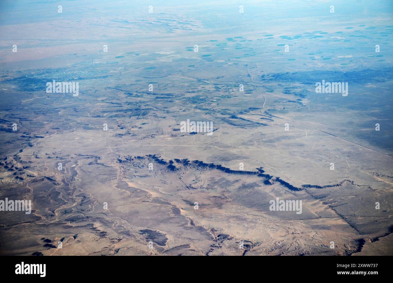 Vista aerea del deserto arabo in Arabia Saudita. Foto Stock