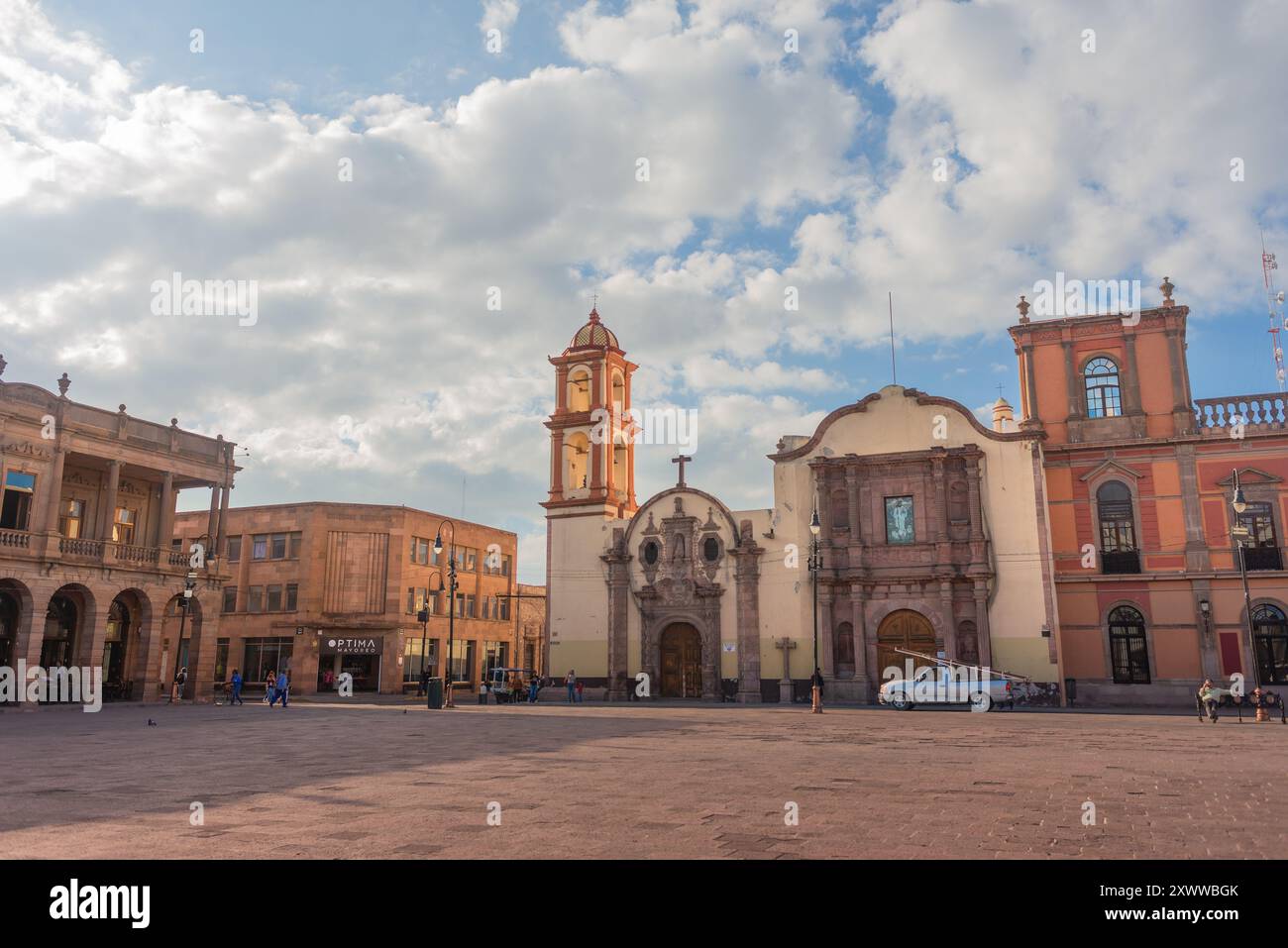 08 16 24 san luis potosi san luis potosi Cappella di nostra Signora di Loreto al tramonto in Piazza dei fondatori nel centro della città, nessuno Foto Stock