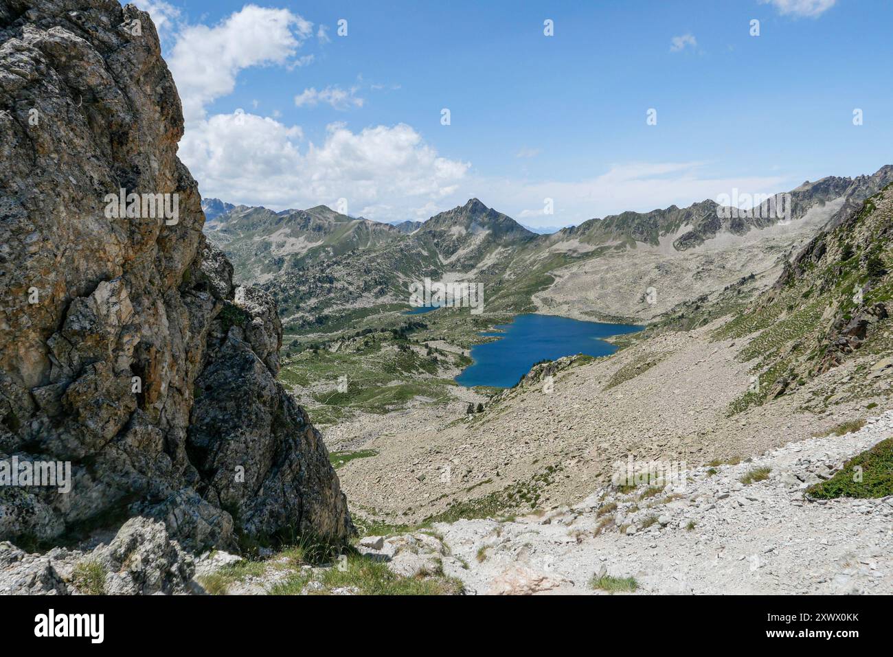 Riserva naturale di Neouvielle (Francia sud-occidentale): Panoramica del lago “lac de Port-Bielh” del “lac de Bastan” a 2.300 m di altitudine. E' loca Foto Stock