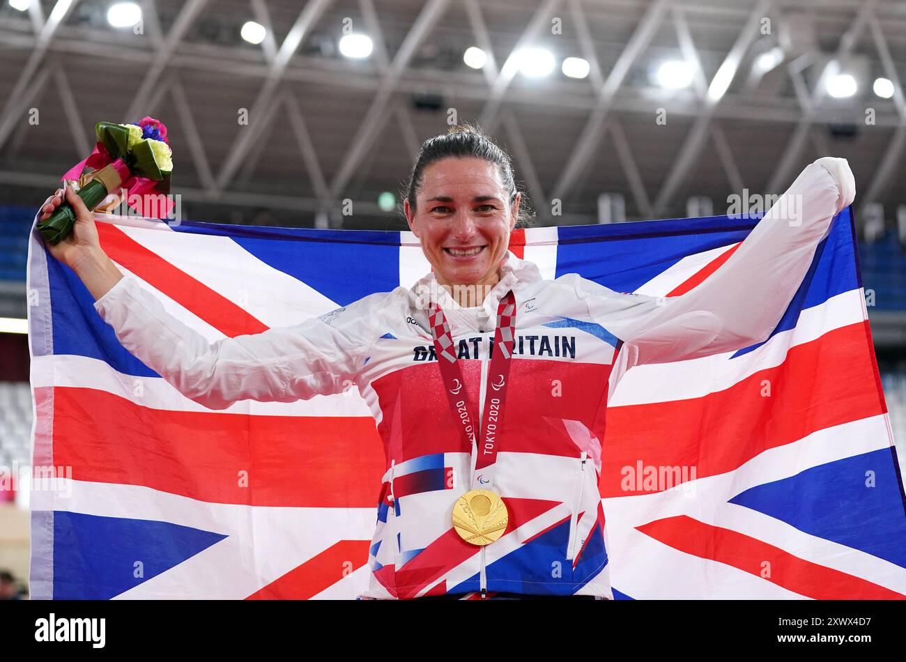 Foto del file datata 25-08-2021 della britannica Sarah Storey celebra con la medaglia d'oro. La Paralimpia di maggior successo della Gran Bretagna ha l'ambizione di aggiungere alle sue 17 medaglie d'oro in carriera. Data di pubblicazione: Mercoledì 21 agosto 2024. Foto Stock