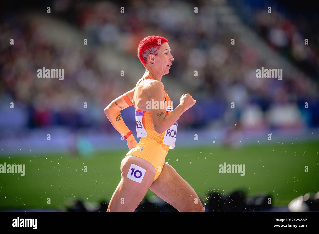 Carolina Robles partecipa ai 3000 m di Steeplechase ai Giochi Olimpici di Parigi 2024. Foto Stock