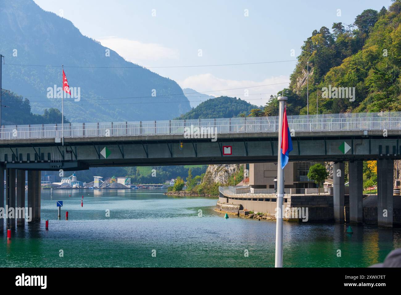 Ponte sul lago di Lucerna. Il lago dei quattro Cantoni. Lucerna, Svizzera, 19 agosto 2022 Foto Stock