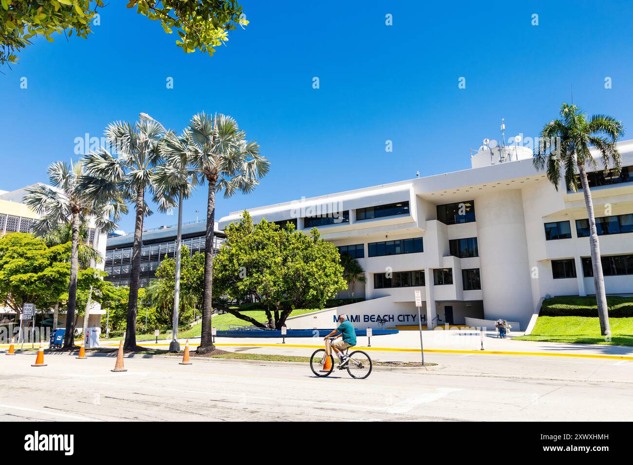 Esterno del municipio di Miami Beach nell'edificio del 1977, Miami Beach, Florida, Stati Uniti Foto Stock