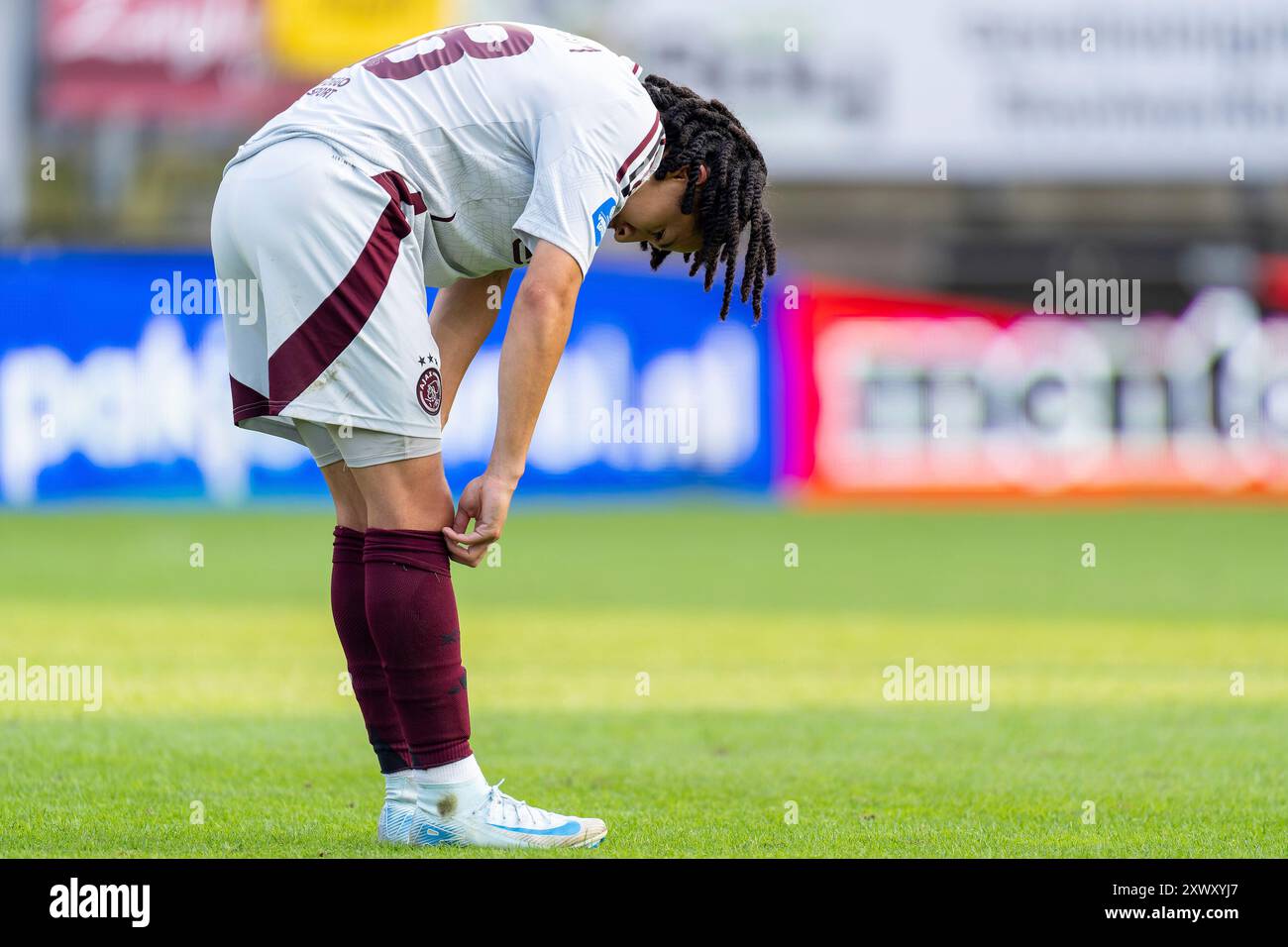 Breda, Paesi Bassi. 18 agosto 2024. BREDA, PAESI BASSI - 18 AGOSTO: Kian Fitz-Jim dell'Ajax sembra sgretolato durante l'incontro olandese Eredivisie tra NAC Breda e AFC Ajax al Rat Verlegh Stadion il 18 agosto 2024 a Breda, Paesi Bassi. (Foto di Joris Verwijst/Orange Pictures) credito: dpa/Alamy Live News Foto Stock