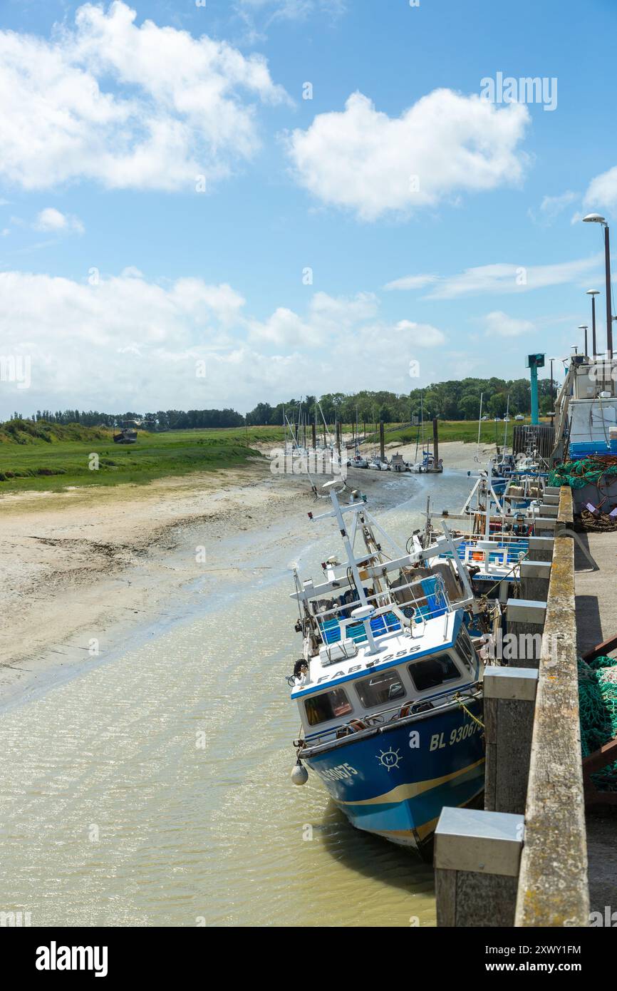 Barche sul fiume somme, St Valery Sur somme, somme, Piccardia, Francia Foto Stock