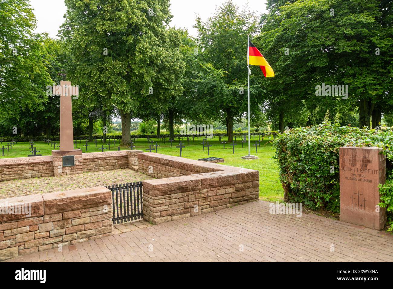Achiet-le-Petit cimitero militare tedesco per i morti della prima guerra mondiale Pas-de-Calais, Francia Foto Stock