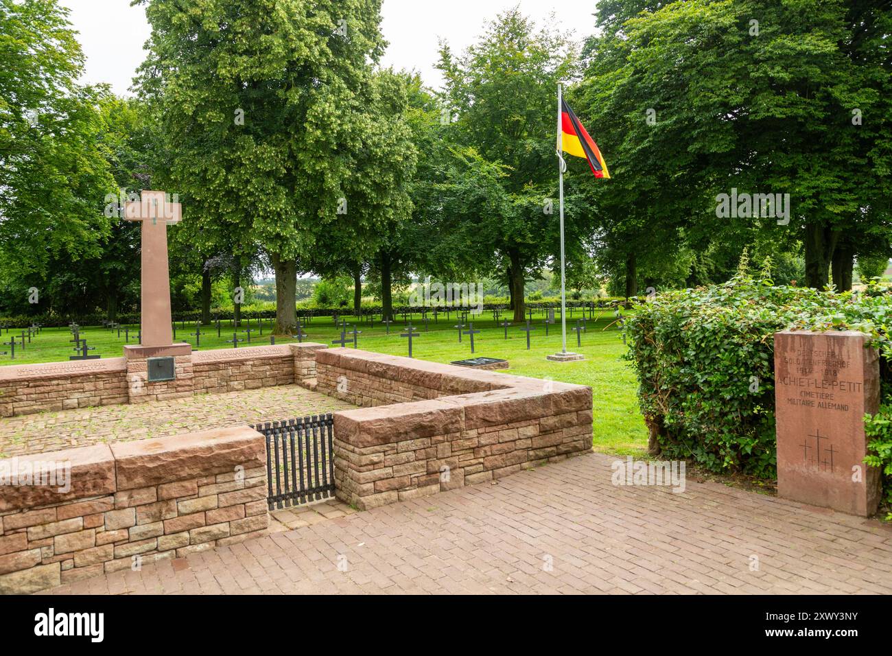 Achiet-le-Petit cimitero militare tedesco per i morti della prima guerra mondiale Pas-de-Calais, Francia Foto Stock