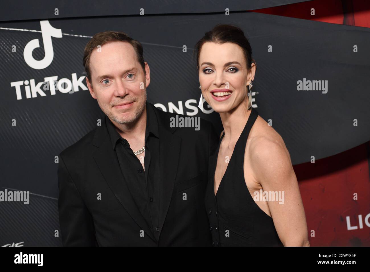 New York, Stati Uniti. 20 agosto 2024. Jon Spaihts e Johanna Watts partecipano alla prima del film Crow al Village East di Angelika a New York, New York il 20 agosto 2024. (Foto di Efren Landaos/Sipa USA) credito: SIPA USA/Alamy Live News Foto Stock