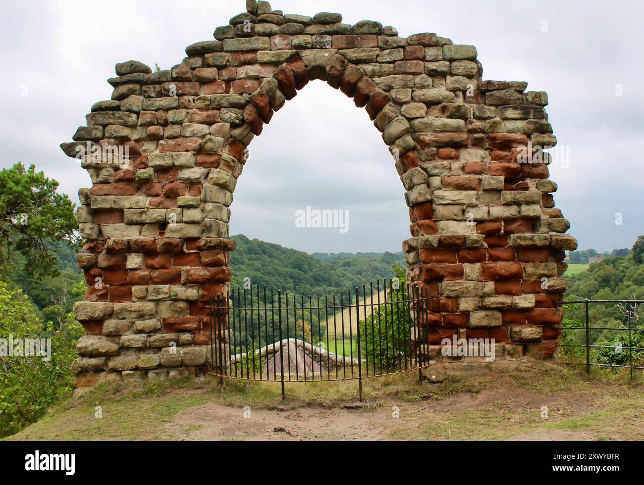 Hawkstone Park Follies - The Arch Foto Stock