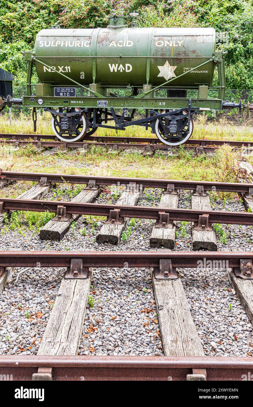 Un ex carro armato di acido solforico WD (costruito nel 1940) sulla Bristol Harbour Railway, Canons Marsh, Bristol Docks, Bristol City, Inghilterra Regno Unito Foto Stock