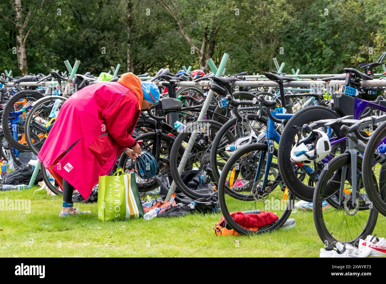 Preparazione per il triathlon Bassenthwaite 2024, Cumberland, Cumbria, Regno Unito Foto Stock