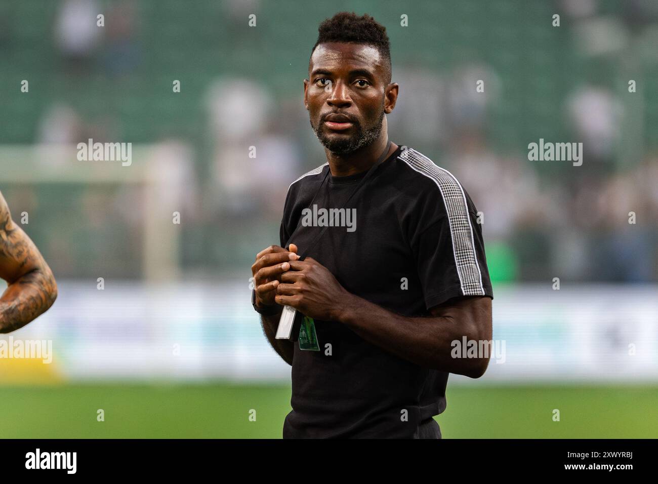 Jean-Pierre Nsame di Legia applaude visto durante la partita polacca di PKO Bank Polski Ekstraklasa League tra Legia Warszawa e Radomiak Radom al Marshal Jozef Pilsudski Legia Warsaw Municipal Stadium. Punteggio finale; Legia Warszawa 4:1 Radomiak Radom. (Foto di Mikolaj Barbanell / SOPA Images/Sipa USA) Foto Stock