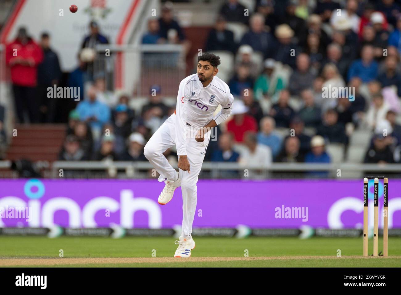 Durante il primo Rothesay test match tra Inghilterra e Sri Lanka all'Emirates Old Trafford di Manchester, mercoledì 21 agosto 2024. (Foto: Mike Morese | mi News) crediti: MI News & Sport /Alamy Live News Foto Stock