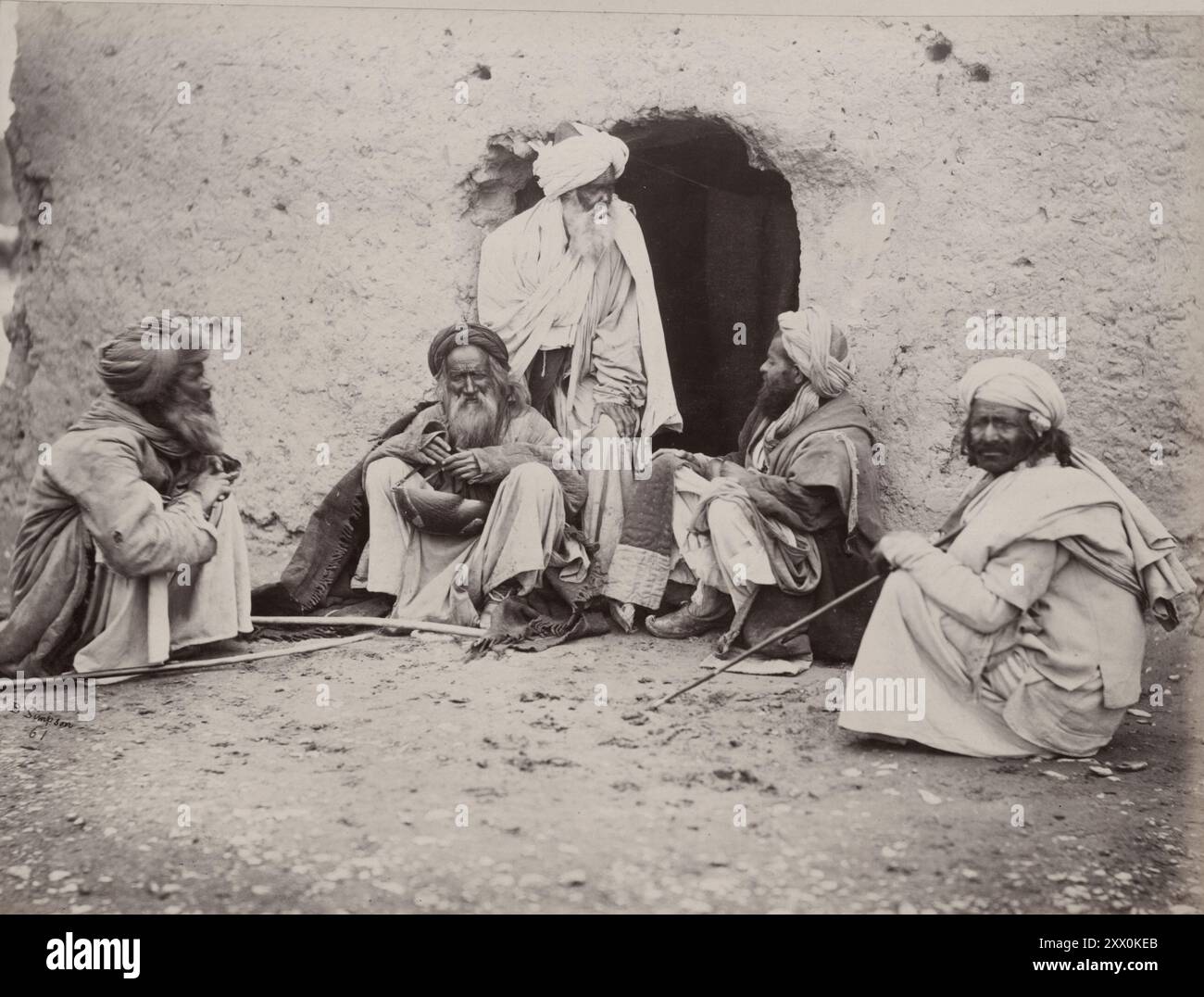 La vita in Afghanistan alla fine del XIX secolo. Foto d'epoca di un gruppo di Fakirs, Kandahar. Afghanistan. 1878-1880 Foto Stock