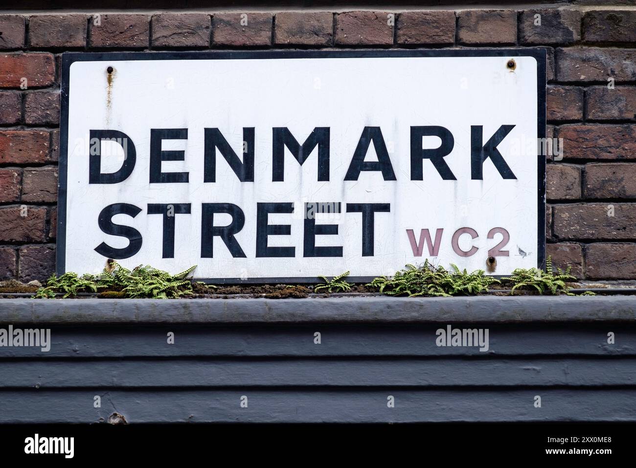 Cartello di London Street: Denmark Street, WC2 Foto Stock