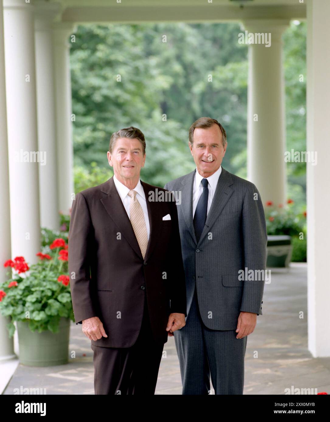 Ritratto ufficiale del presidente Reagan e del vicepresidente Bush. 16 luglio 1981 Foto Stock