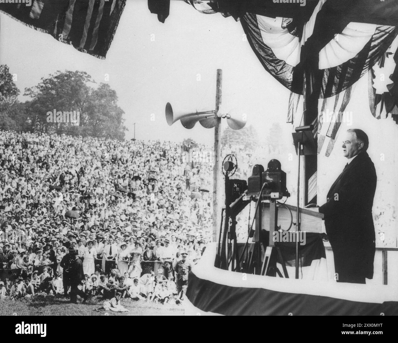 Il Presidente Herbert Hoover fa il discorso del Memorial Day a Valley Forge. 30 maggio 1931. Foto Stock