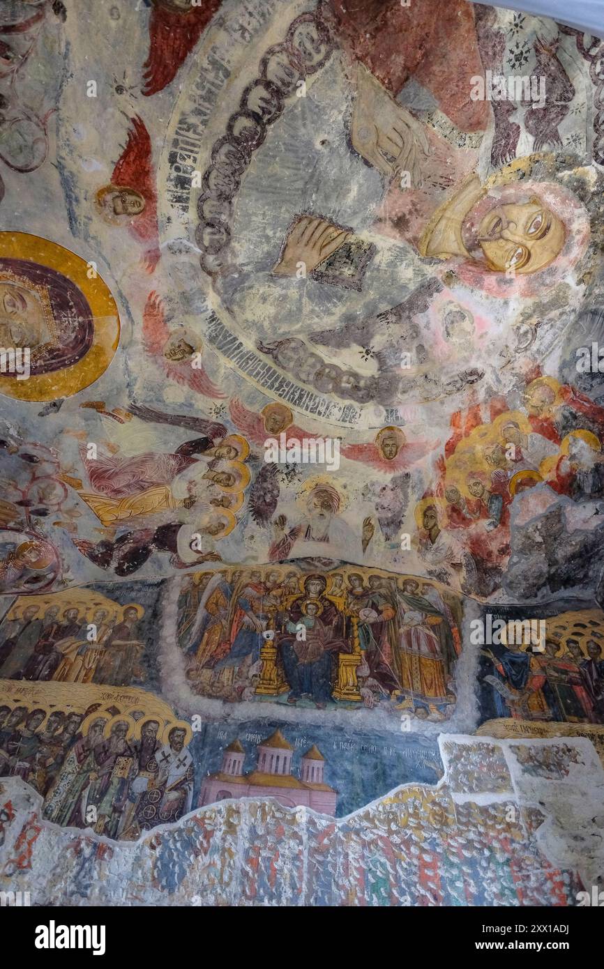 Macha, Turchia - 26 luglio 2024: Dettaglio dell'interno del monastero di Sumela, un monastero greco-ortodosso a Maka, Turchia. Foto Stock