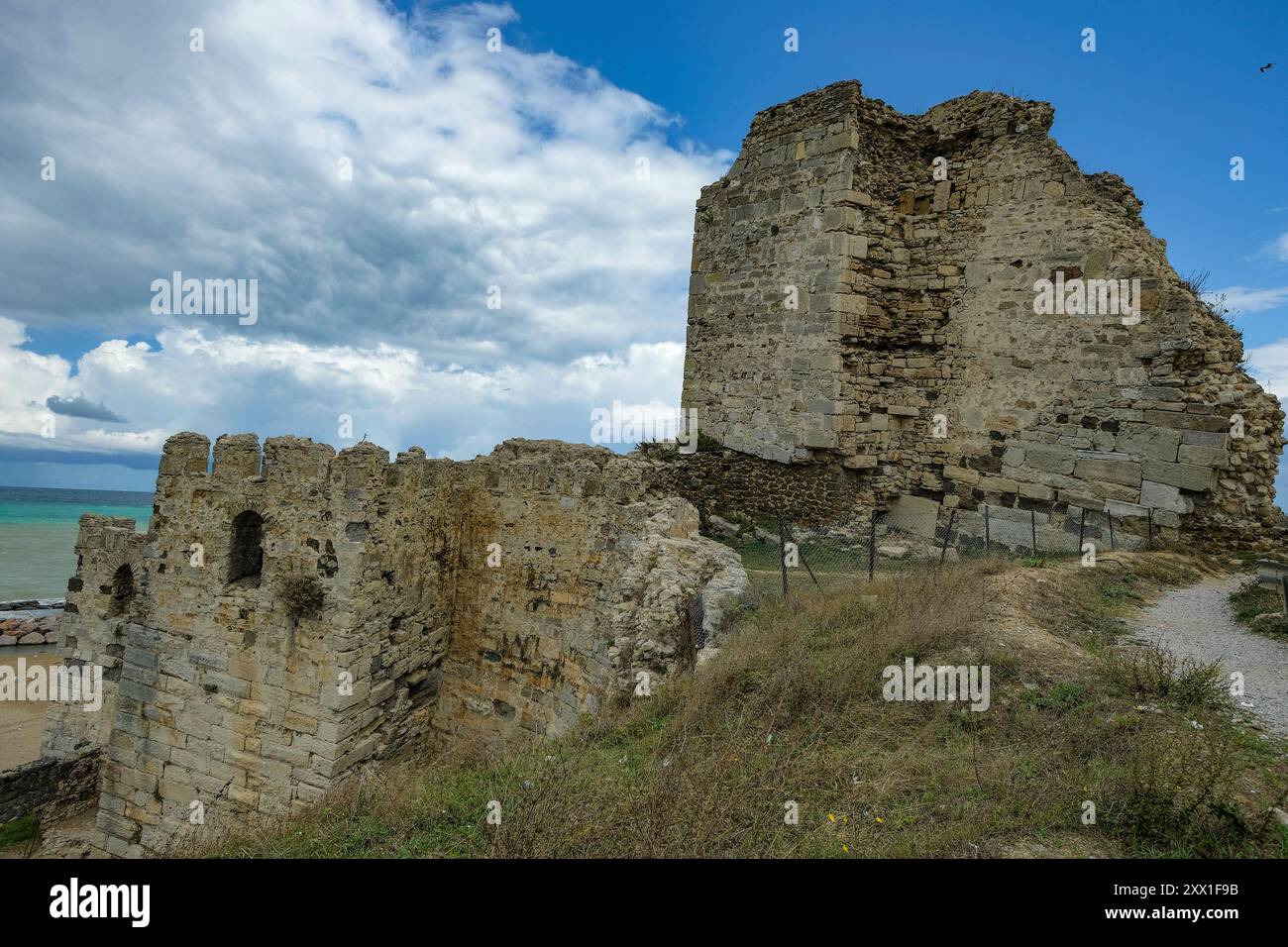 Sinop, Turchia - 31 luglio 2024: Vista sulla spiaggia di Kumkapi a Sinop, Turchia. Foto Stock