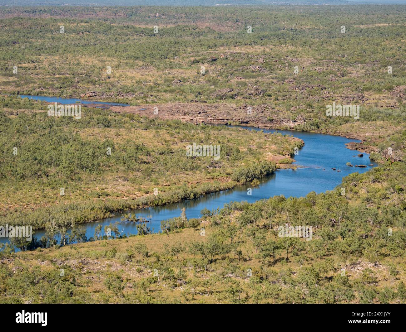 Una vista del fiume Mitchell che si snoda verso Swift Bay come si vede da un elicottero commerciale, Kimberley, Australia Occidentale, Australia, Pacifico Foto Stock