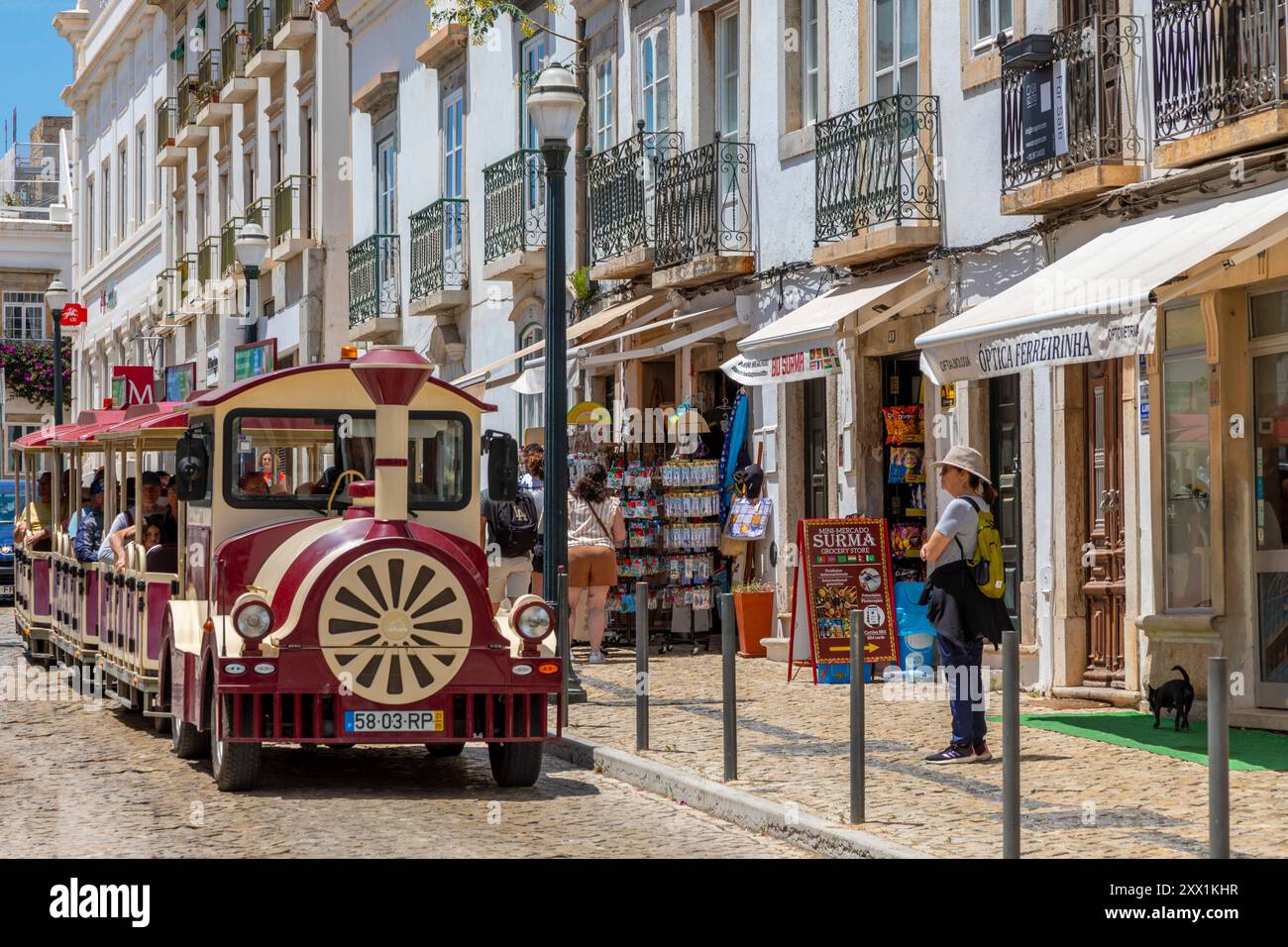 Treno turistico di Tavira, Tavira, Algarve, Portogallo, penisola iberica, Europa sud-occidentale Foto Stock
