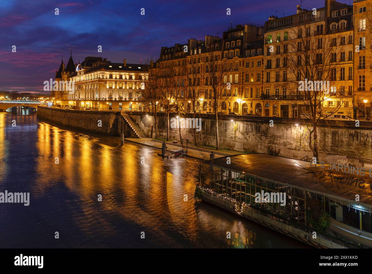 La Conciergerie sulla Senna, Ile de la Cité, Ile Saint-Louis, Parigi, Ile de France, Francia, Europa Foto Stock