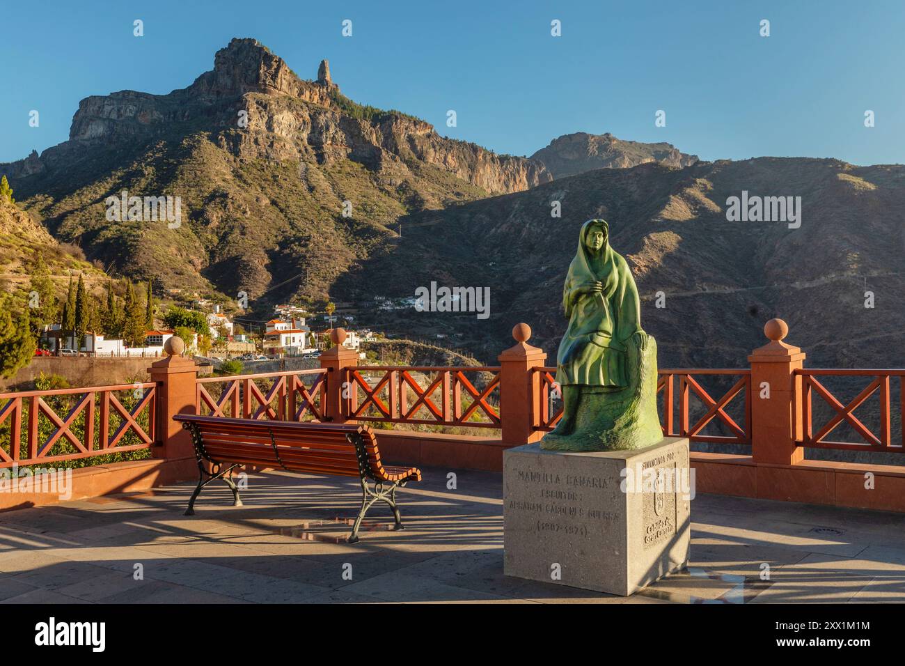 Vista su Tejeda al Roque Nublo, Gran Canaria Isole Canarie Spagna, Atlantico, Europa Foto Stock