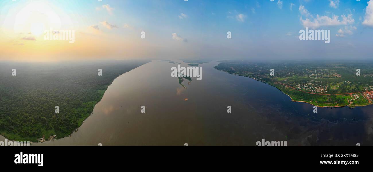 Antenna del fiume Congo, Mbandaka, provincia di Equateur, Repubblica Democratica del Congo, Africa Foto Stock