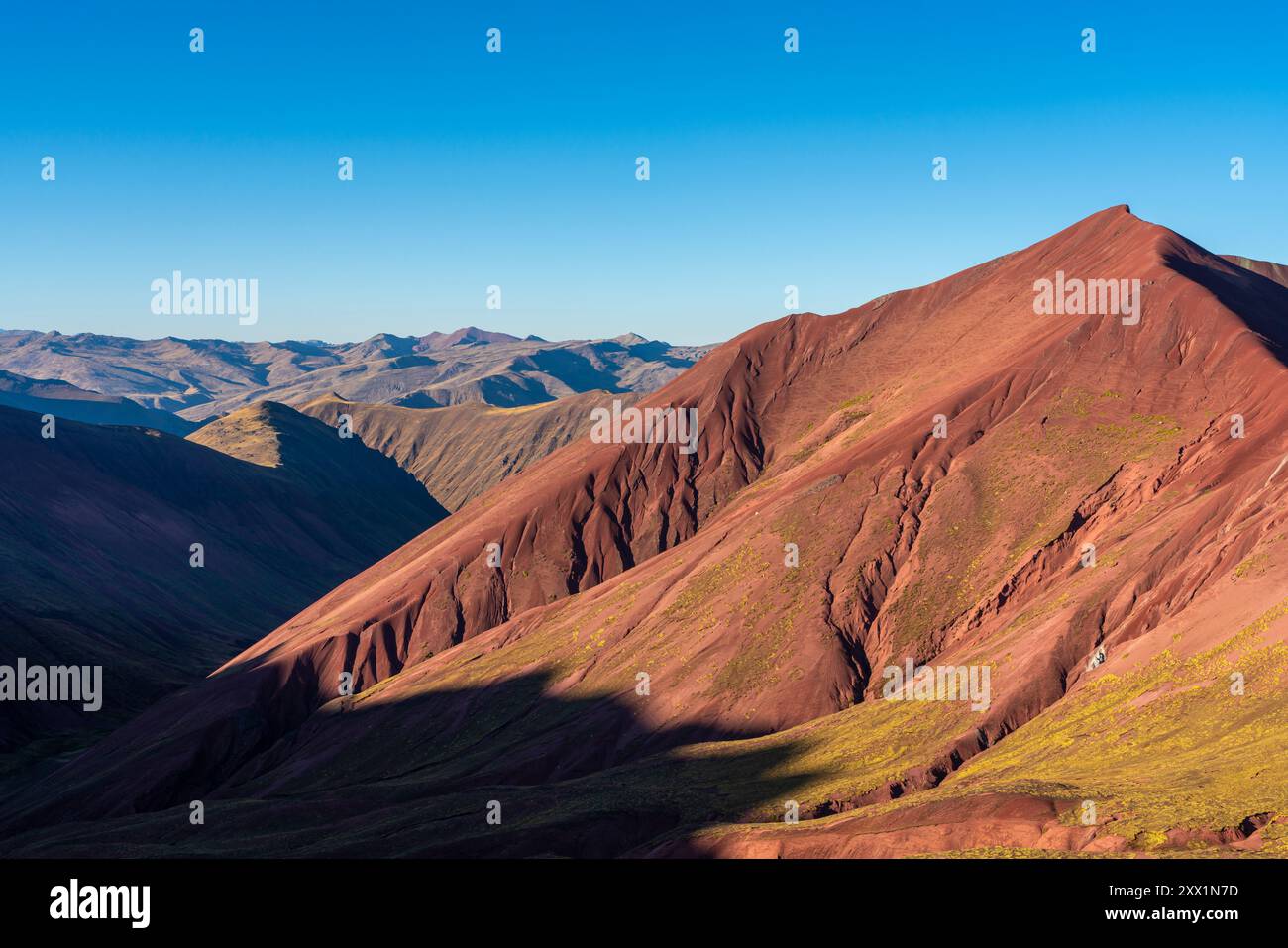 Valle Rojo (Valle Rossa) all'alba, vicino al Monte Arcobaleno, distretto di Pitumarca, regione di Cusco (Cuzco), Perù, sud America Foto Stock